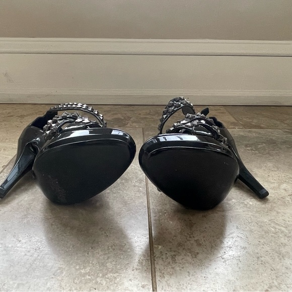 never worn Burberry studded heels - Picture 4 of 4